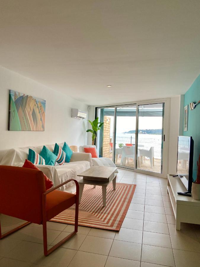 Casa L'augusta Ii, Casa Sobre El Mar En *