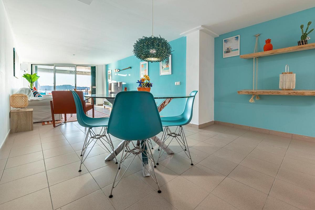 Casa L'augusta Ii, Casa Sobre El Mar En *